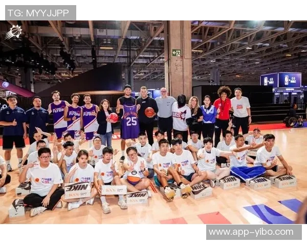 布克与中文布克合影互动投篮视频引发球迷热议